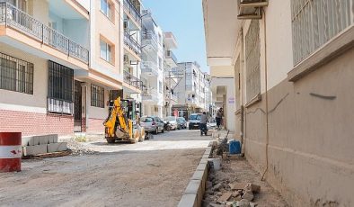 Balçova’da park yenileme ve çevre düzenleme mesaisi