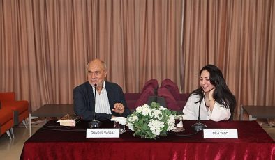 Usta yazar Gündüz Vassaf okurlarıyla buluştu