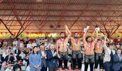 Gölcük Belediyespor, öner başpehlivanlığa bir adım daha yaklaştı