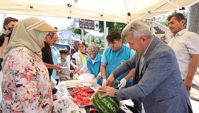 Kandıra Belediyesi’nin Düzenlediği Karpuz Tadım Etkinliğine VatandaşlardanYoğun İlgi